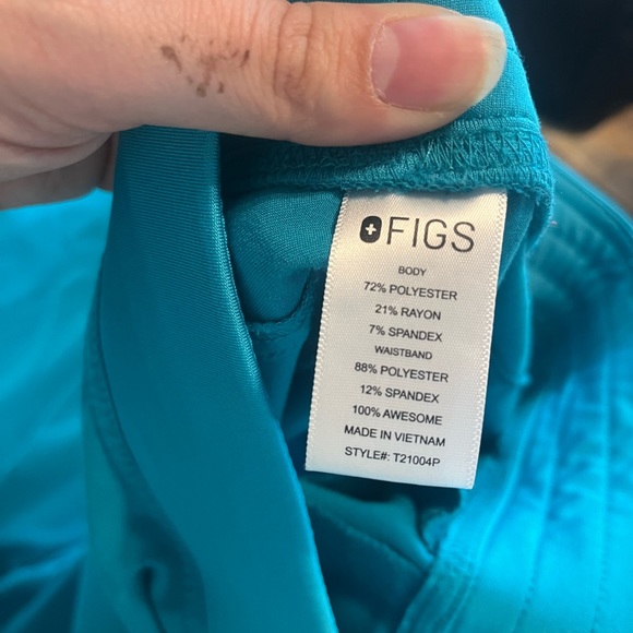 Figs scrubs set - Picture 3 of 3